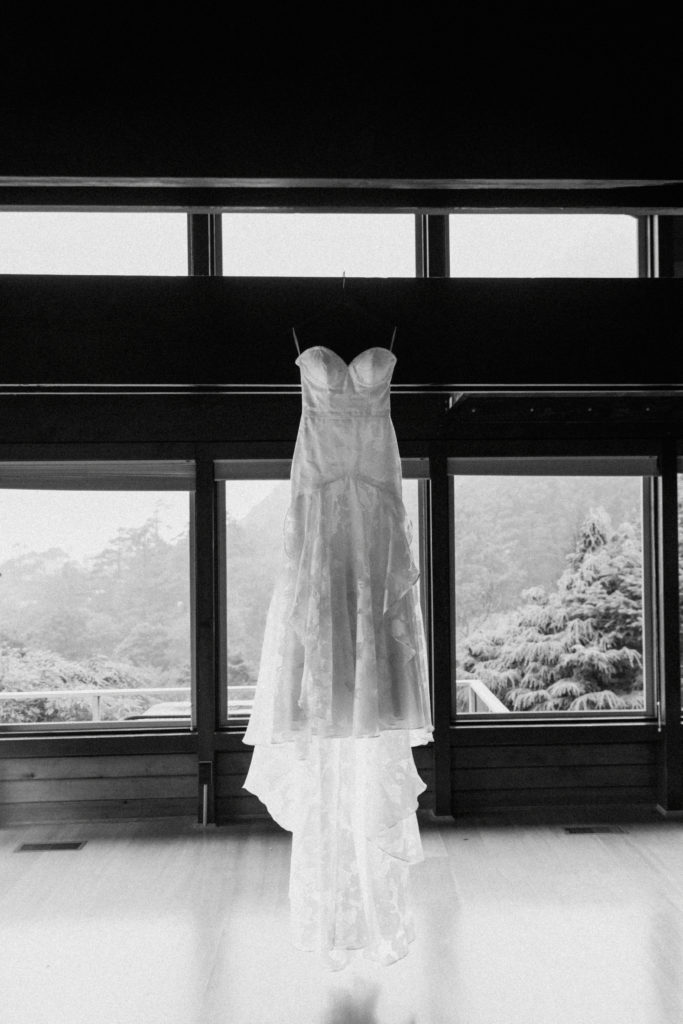 wedding dress, black and white 