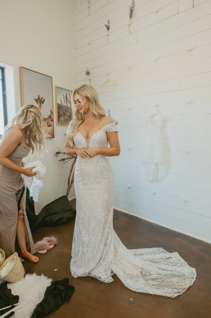 bride getting ready with her bridal party 