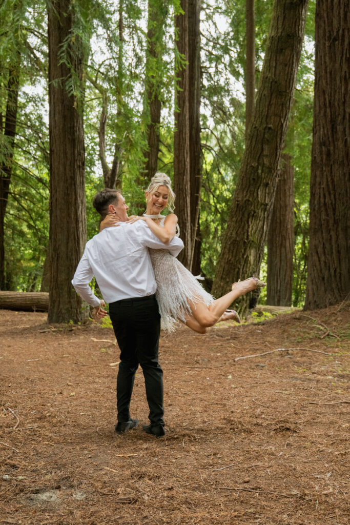 redwoods elopement couple