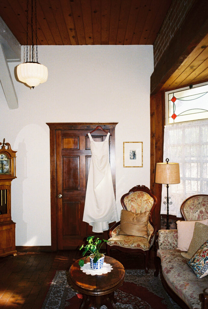 wedding details at Kingan Gardens